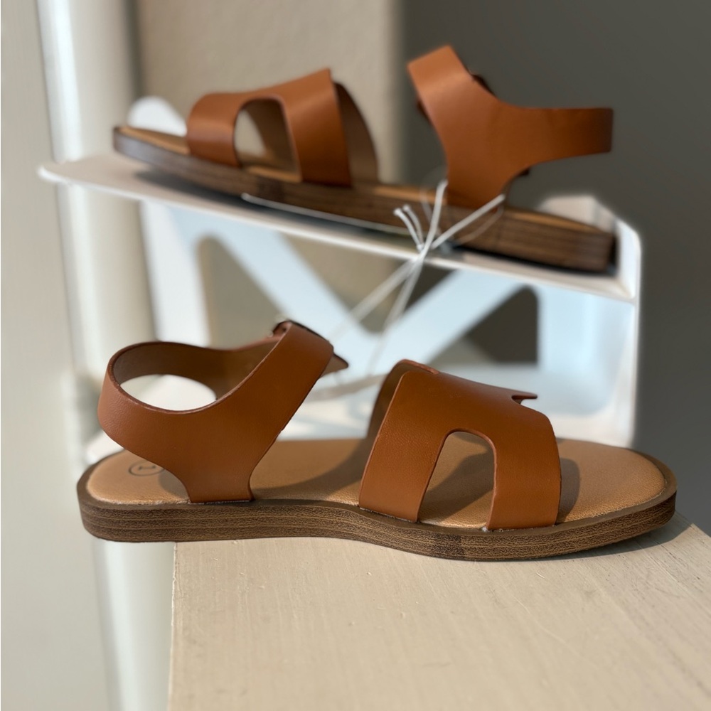Art Class Kids Mari Ankle Strap Sandals Girls Size 1 Gold Buckle Cognac NWT - Picture 2 of 6